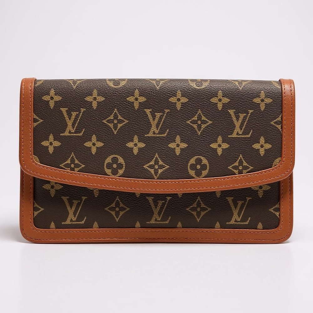 1988 Louis Vuitton Monogram Women's Clutch - VINTAGE! 37 YEARS OLD!